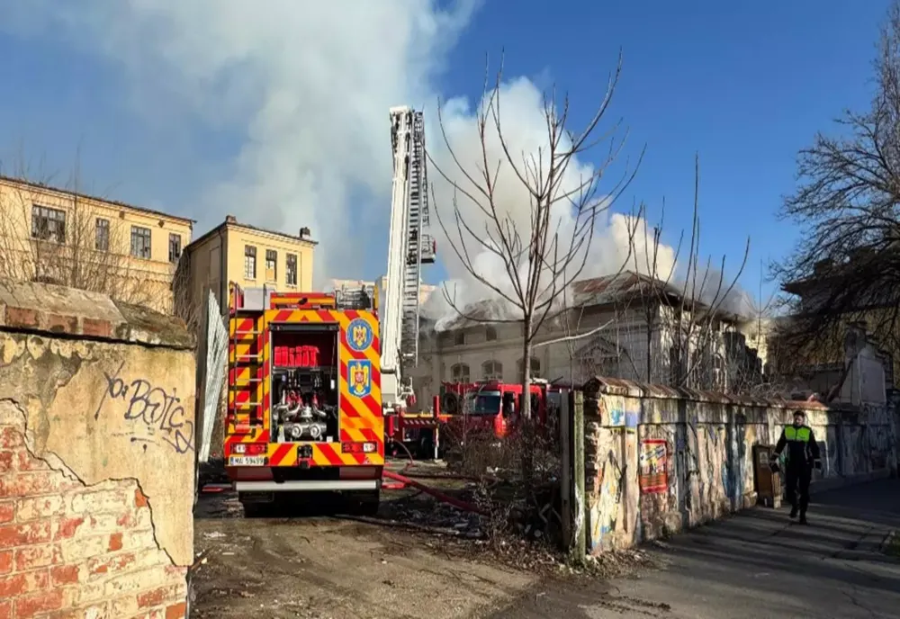 ANCHETE DE AMPLOARE ÎN CAZUL INCENDIULUI CARE A DISTRUS FOSTA CLĂDIRE A LICEULUI TIMPURI NOI