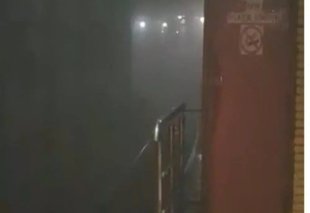 INCIDENT LA STAȚIA DE METROU PIAȚA UNIRII. FUM GROS ȘI OPRIREA CIRCULAȚIEI TRENURILOR 