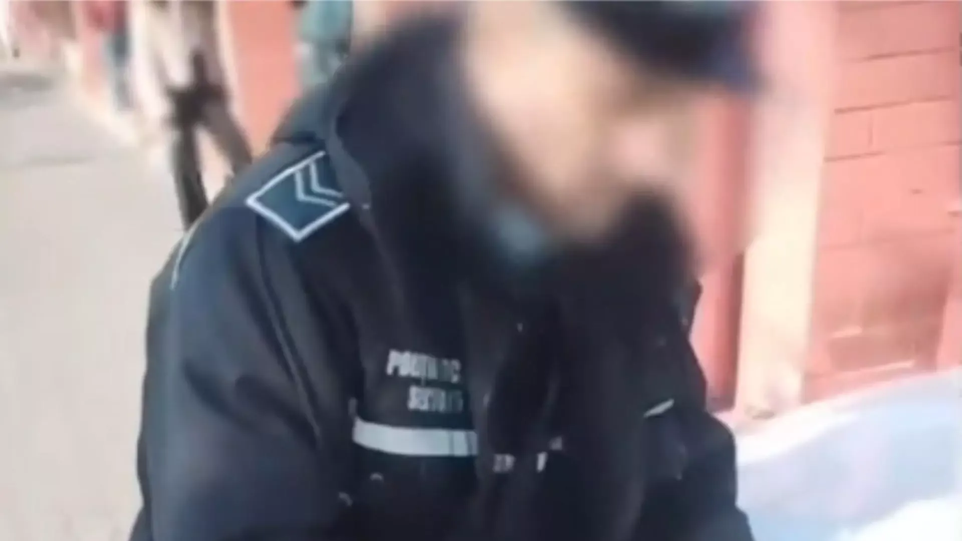 Scandal în Sectorul 5: Un polițist local a ajuns la spital după ce ar fi fost lovit cu mașina de o femeie. Motivul conflictului