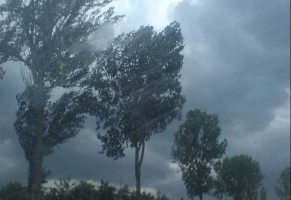 ALERTĂ METEO. România, sub cod galben. Ploi și vijelii în toată țara până marți