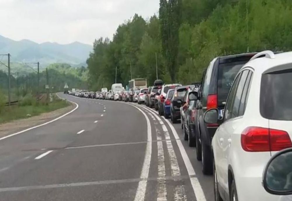 Polițiștii recomandă rute alternative pentru evitarea aglomerației pe A2 București – Constanța și DN1 București - Brașov
