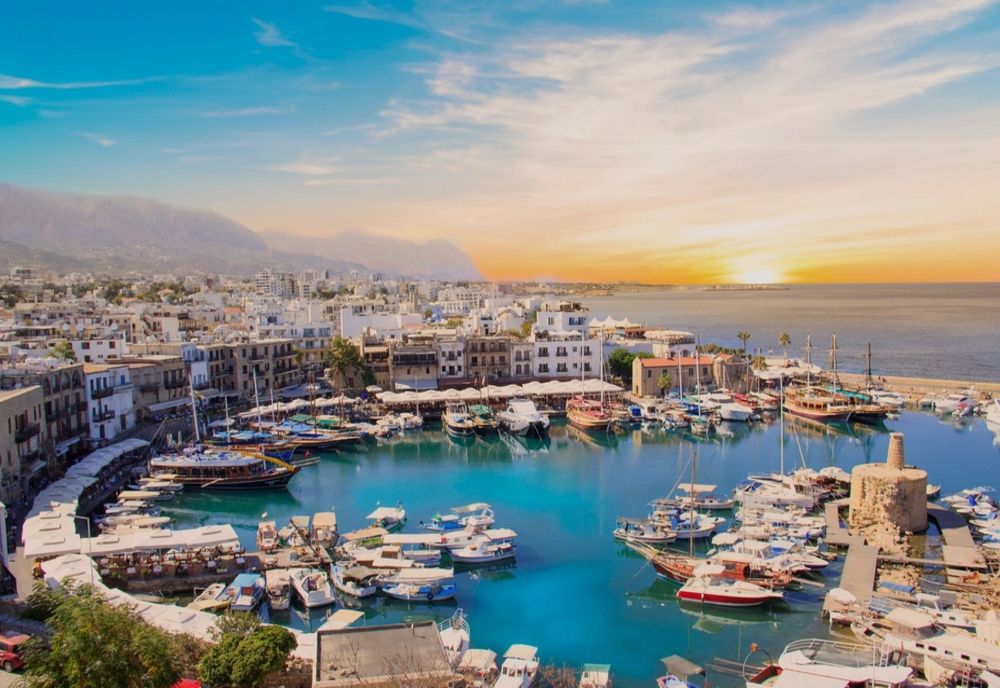 Românii nu vor mai putea merge în vacanţă în Cipru. Restricții impuse de autorități