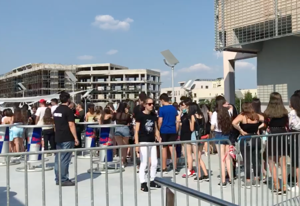 Concert ilegal în pandemie la un mall din Sectorul 3 al Capitalei