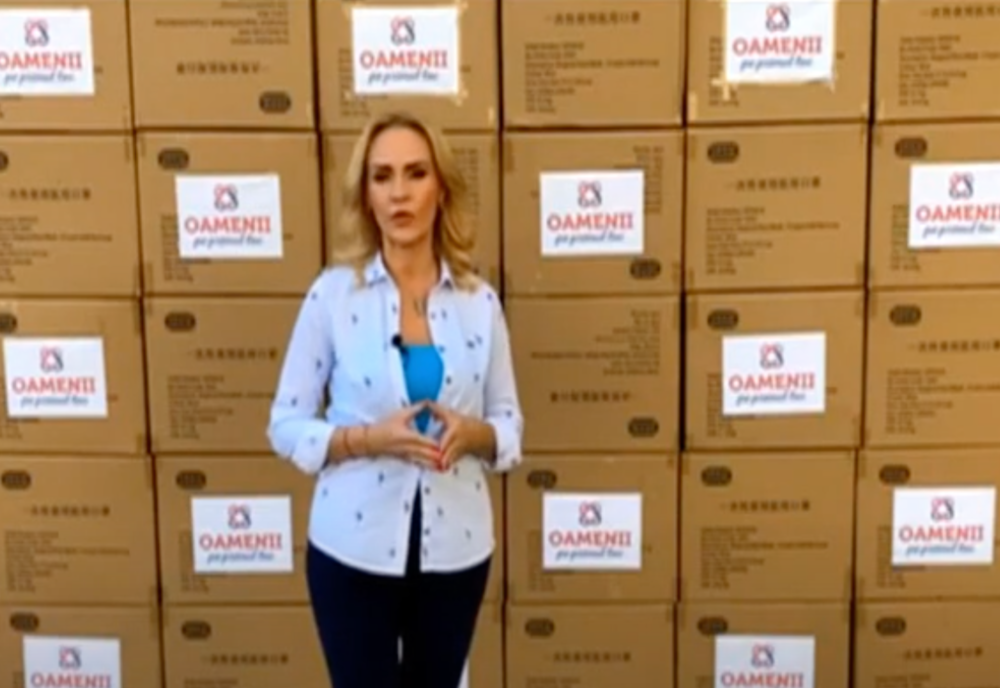 Peste 100.000 de măști de protecție vor fi distribuite elevilor din București