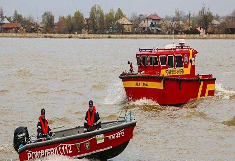 Tulcea. Două ambarcaţiuni s-au ciocnit pe un canal în zona lacului Isac