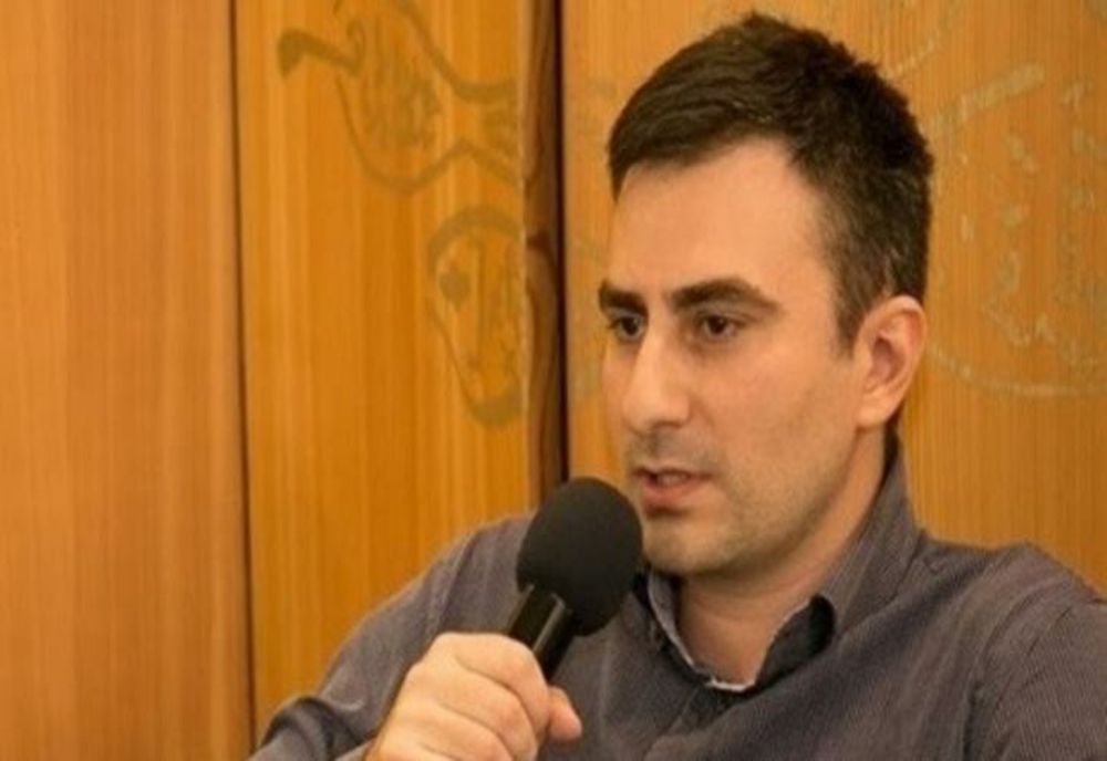 PORTRET de scriitor contemporan: Andrei Panțu. Sau cum ne uităm la PREZENT prin lentilele literaturii