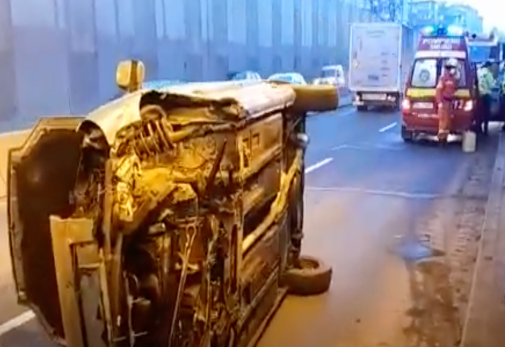 Accident grav, în Pasajul Băneasa: două victime, după ce o mașină s-a răsturnat