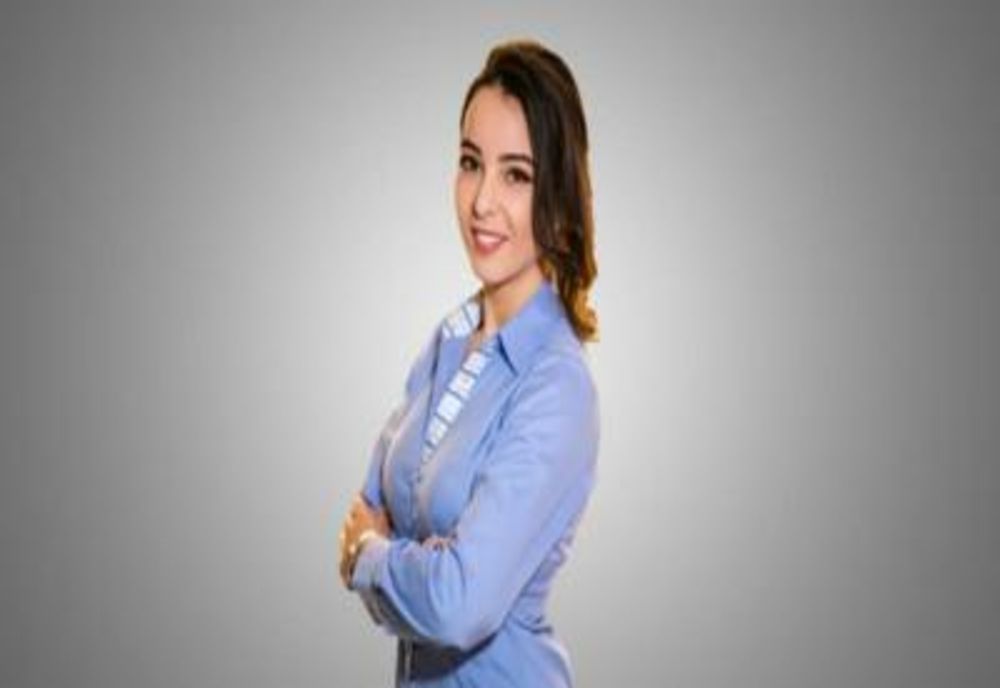 Arina Delcea: Anti-mască în parpalac galben