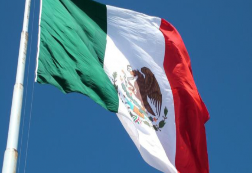 ZECI de români blocați pe Aeroportul din Cancun, Mexic