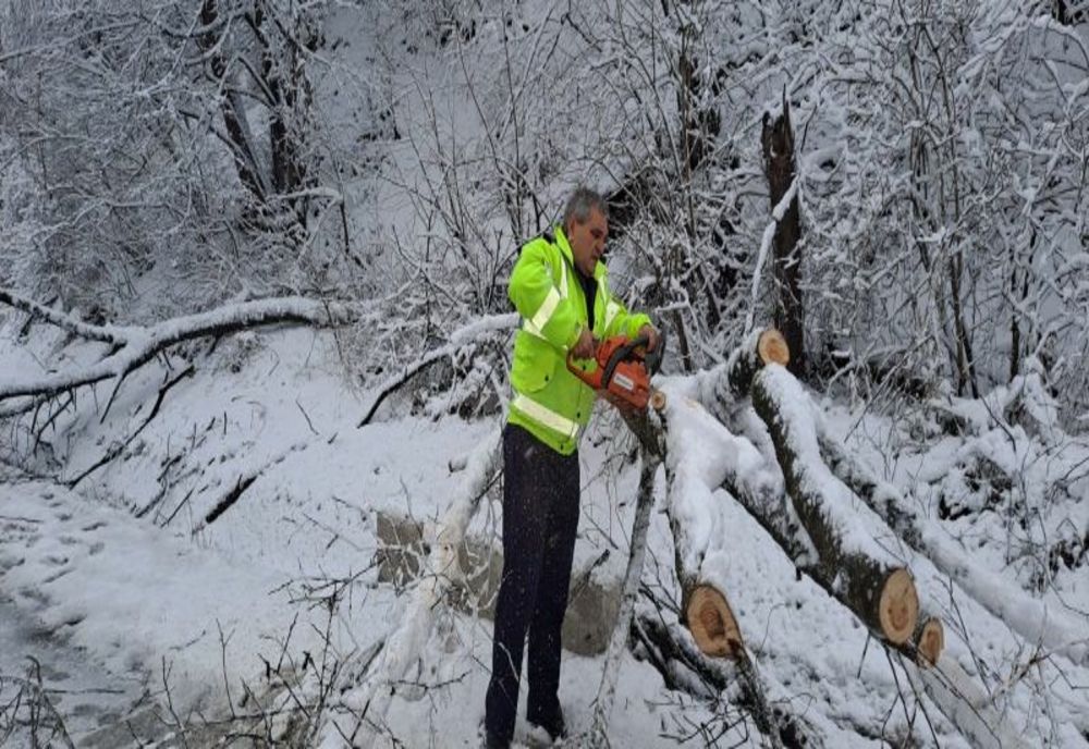 Trenuri blocate în gări din cauza vremii nefavorabile, în județul Covasna!