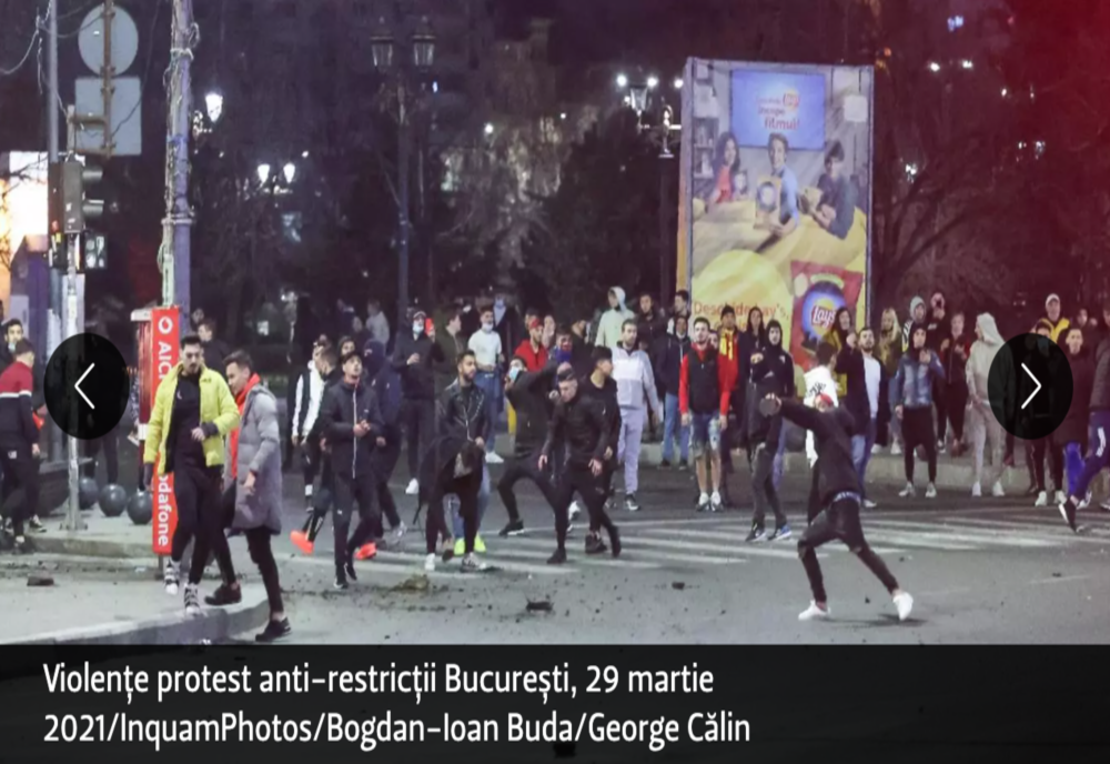 Proteste anti-restricții. Violențe de stradă și gaze lacrimogene în București după miezul nopții. Jandarm rănit cu pietre și sticle - FOTO