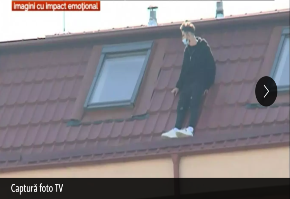 Alertă în Capitală! Tânărul care s-a aruncat de pe o clădire din Sectorul 2 a MURIT