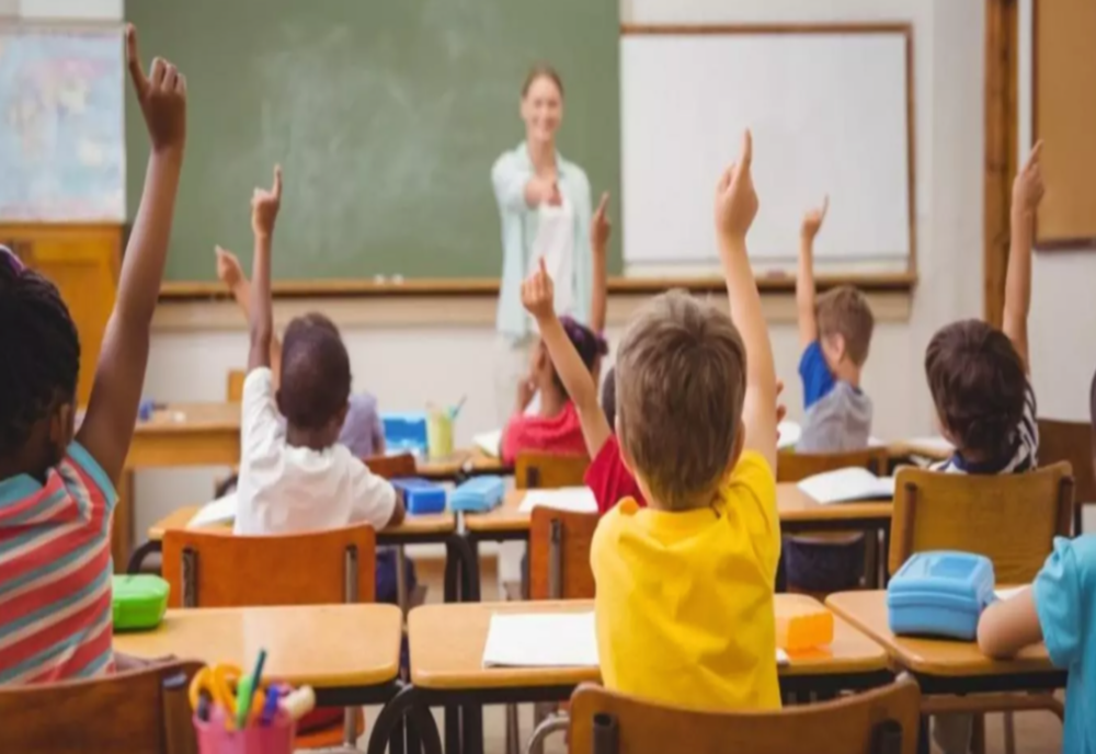 Consiliul Naţional al Elevilor propune ca, în anul şcolar 2021-2022, cursurile să înceapă în 6 septembrie şi să se încheie în 4 iunie