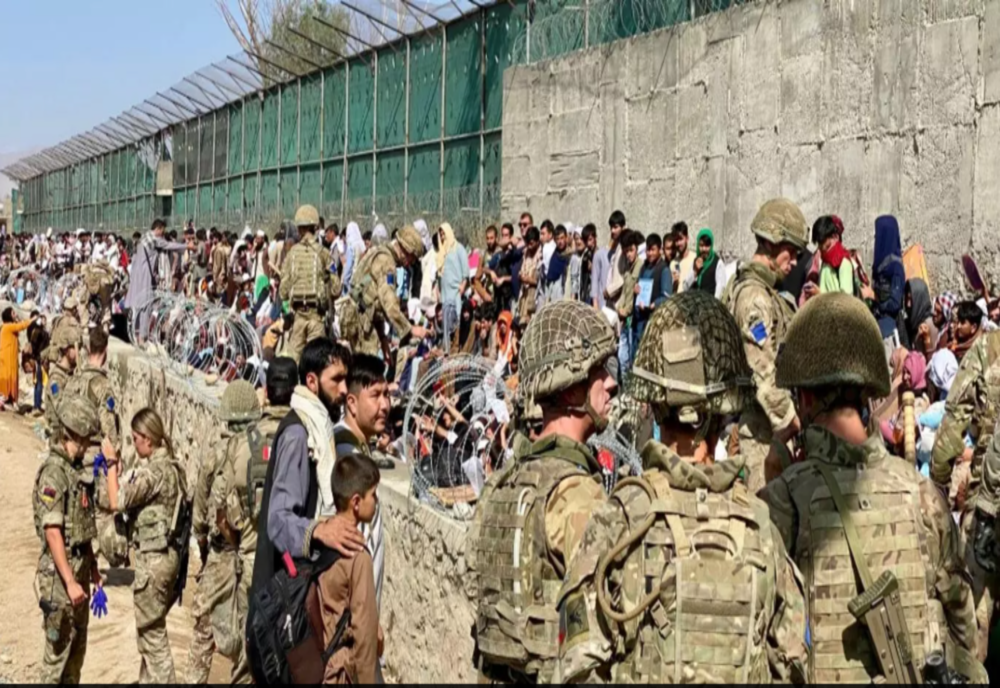 ATENTATE la Kabul: Peste 60 de morți și 140 de răniți