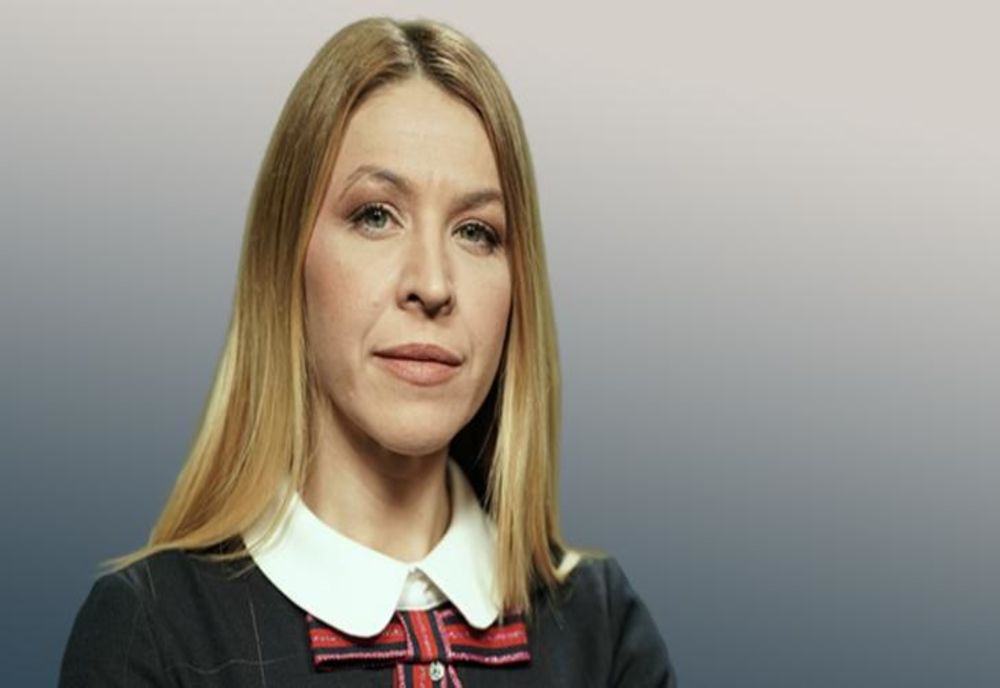 În căutarea electoratului pierdut. Campanie cu vamaioți tomnatici, politică în botoșei și  înalți oficiali pe post de mături la reuniuni externe