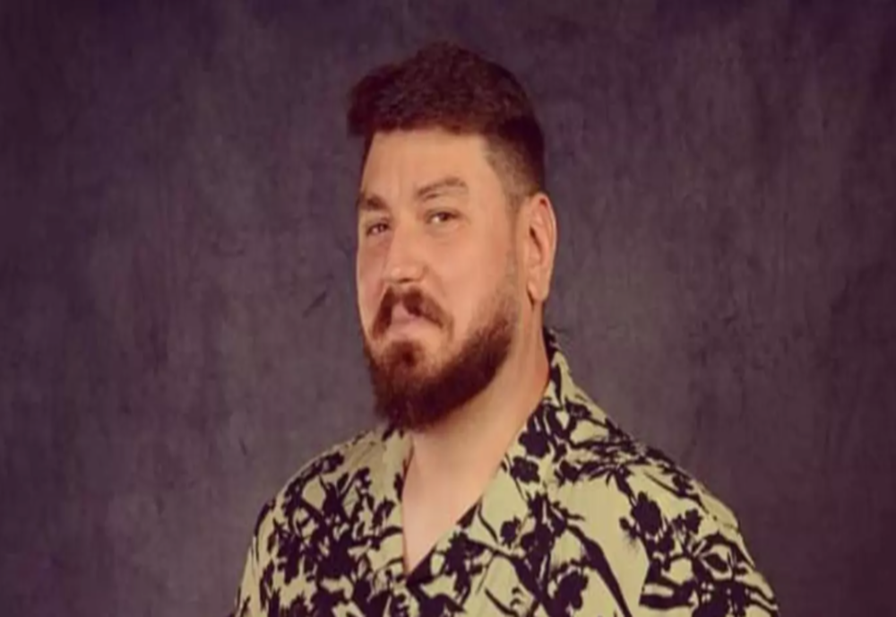 Actorul de stand-up Micutzu, ATACAT pe Calea Victoriei