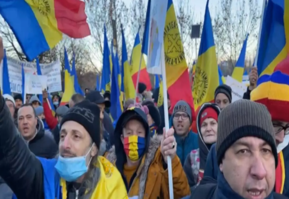 Protest în fața Palatului Parlamentului împotriva certificatului Covid