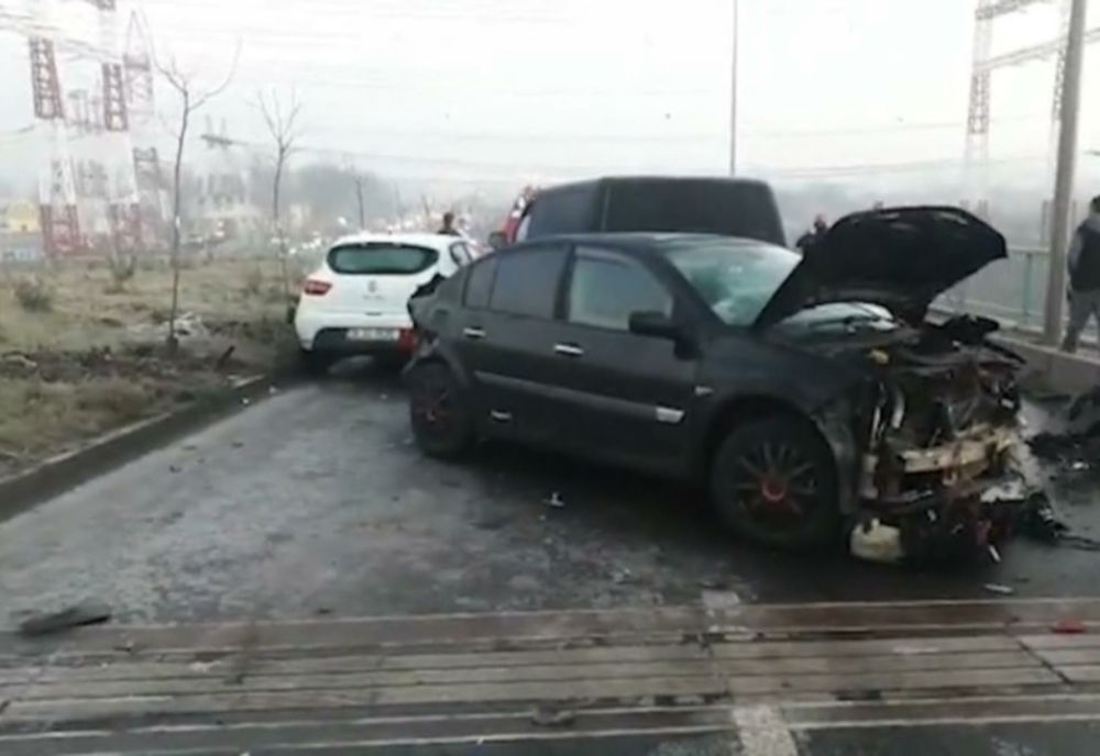 Carambol cu peste 20 de mașini, în București. Traficul, BLOCAT parțial în zonă