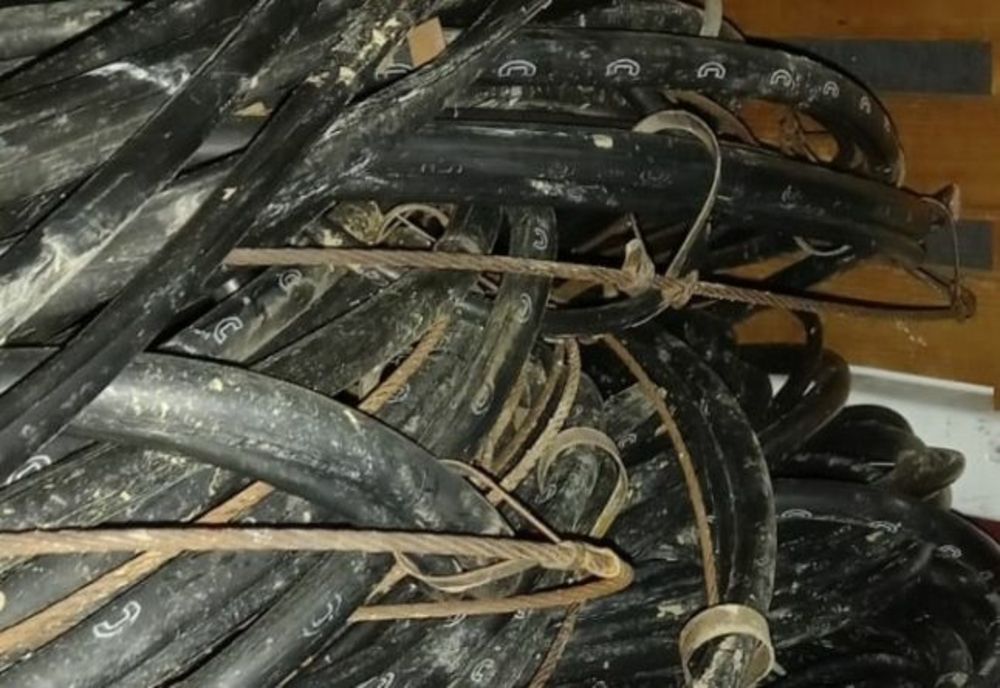 Autostrada de Centură a Capitalei, prădată la Sintești. Hoții au furat doi kilometri de cabluri electrice destinate iluminarii pe A0.