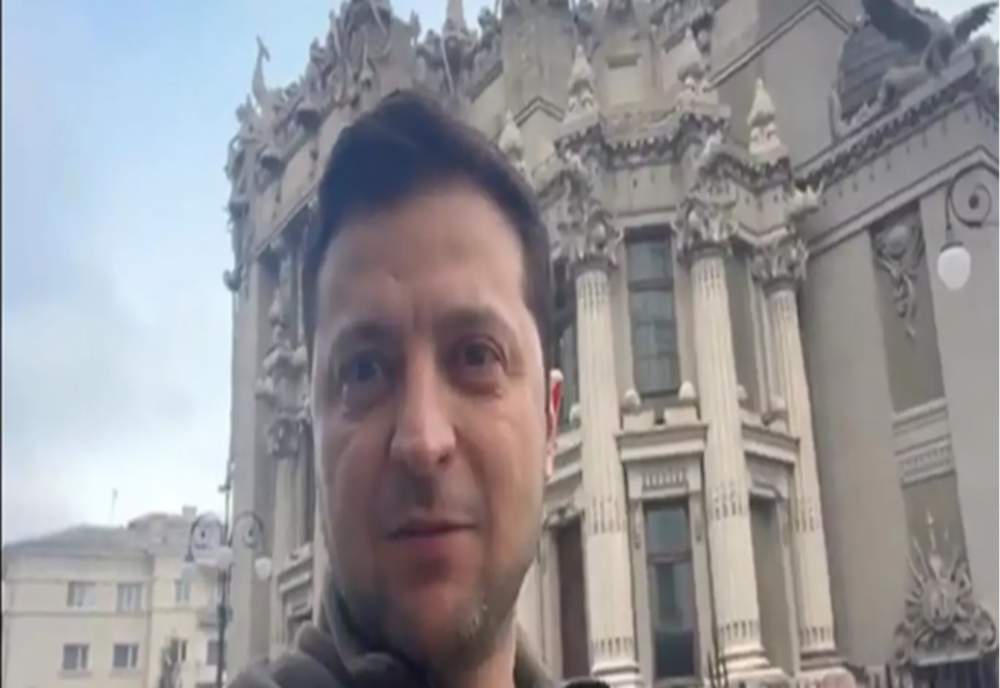 Președintele Zelensky neagă că a cerut să se PREDEA: „Nu ne vom depune armele. Ne vom apăra statul"