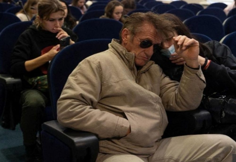 Actorul Sean Penn a ajuns chiar în aceste zile la Kiev, pentru a realiza un documentar despre invazia Rusiei în Ucraina