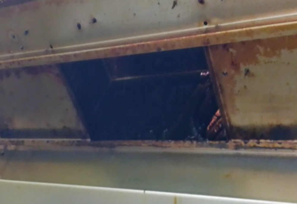 Trei spitale din Capitală, AMENDATE de ANPC! Ustensile cu rugină și alimente expirate, printre neregulile găsite - VIDEO