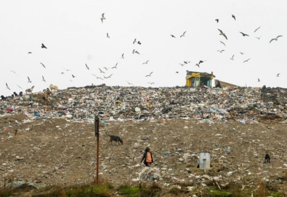 CULISELE STATULUI PARALEL. Se reaprinde scandalul la groapa de gunoi Glina