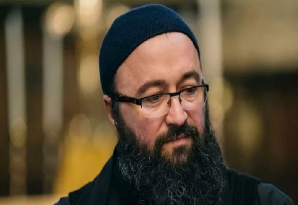 Răsturnare de situație în cazul preotului Visarion Alexa - Încă o tânără de 29 de ani a depus plângere - Ar fi fost agresată sexual în autoturismul și în chilia părintelui