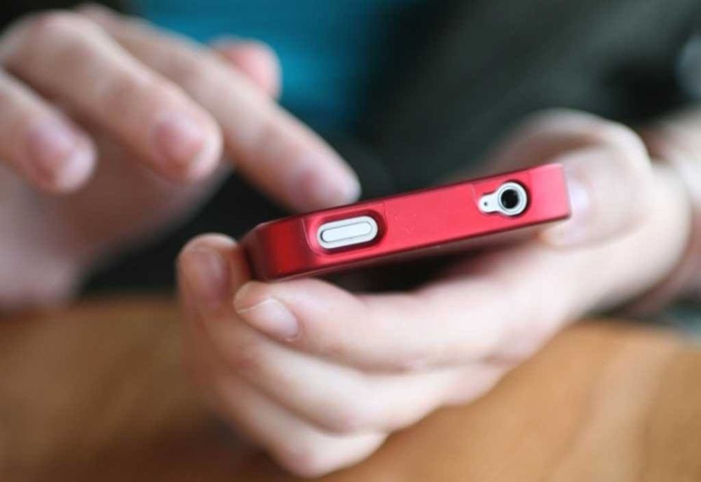 STB a lansat aplicația YouthTB prin care elevii din Capitală își pot face abonament gratuit de transport