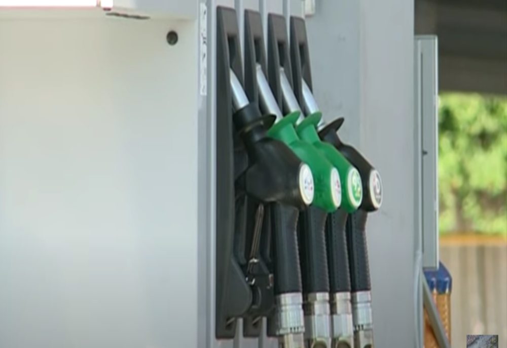 Guvernul ar putea elimina compensarea de 50 de bani pentru carburanți, de la 1 ianuarie