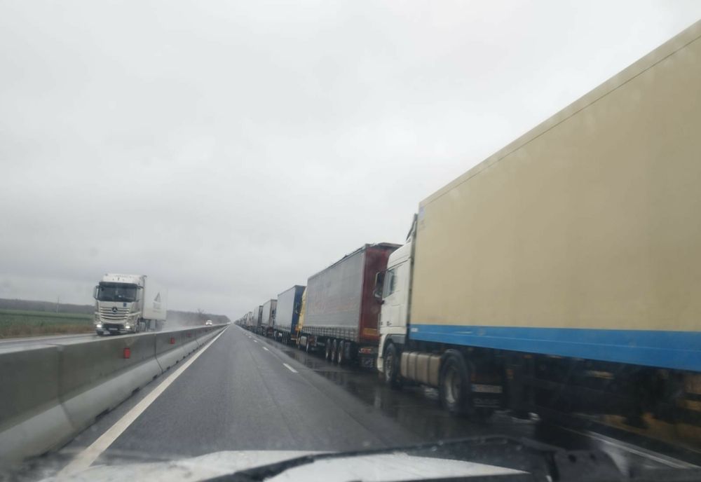 Transportatorii bulgari cer eliminarea controalelor la frontiera dintre Bulgaria şi România