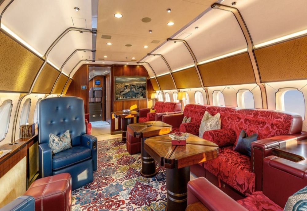 Cum putea scuti Iohannis 350.000 de euro pe un zbor - Specialist: „Deplasarea se putea face și cu aeronavă a compnaniei naționale”