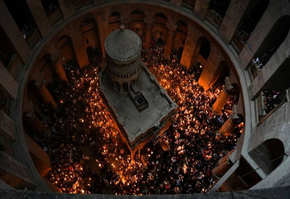 Lumina Sfântă s-a aprins la Ierusalim