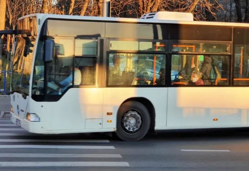 Bărbat călcat de autobuz, pe Șoseaua Olteniței din București. Traficul este îngreunat