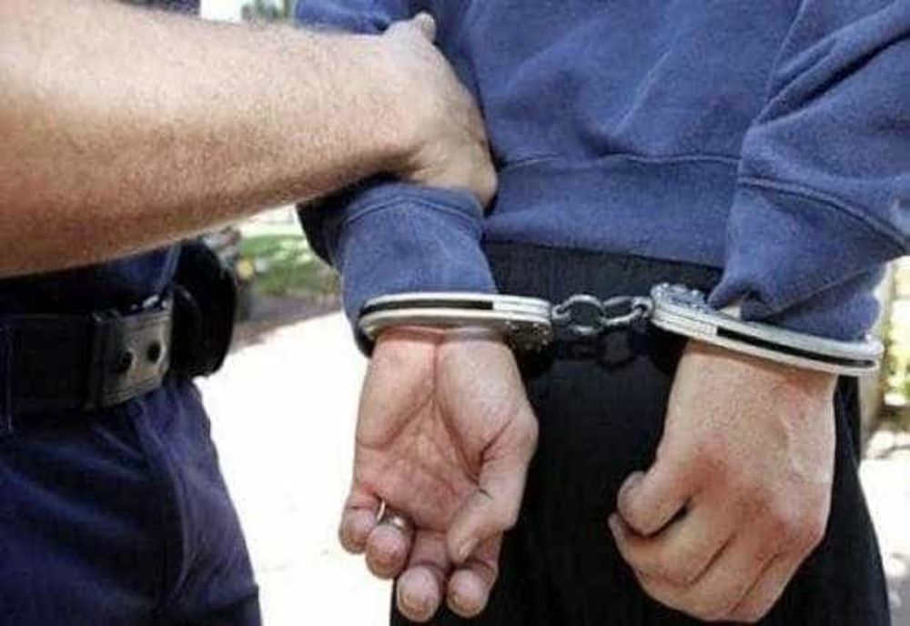 BĂRBAT REȚINUT DUPĂ CE A BĂTUT UN CÂINE PE O STRADĂ DIN SECTORUL 5