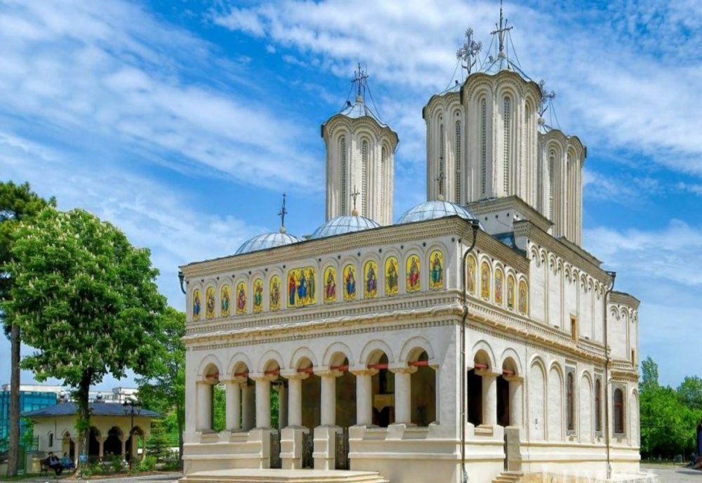 PROCESIUNE CU MOAȘTELE MAI MULTOR SFINȚI, JOI, ÎN CAPITALĂ