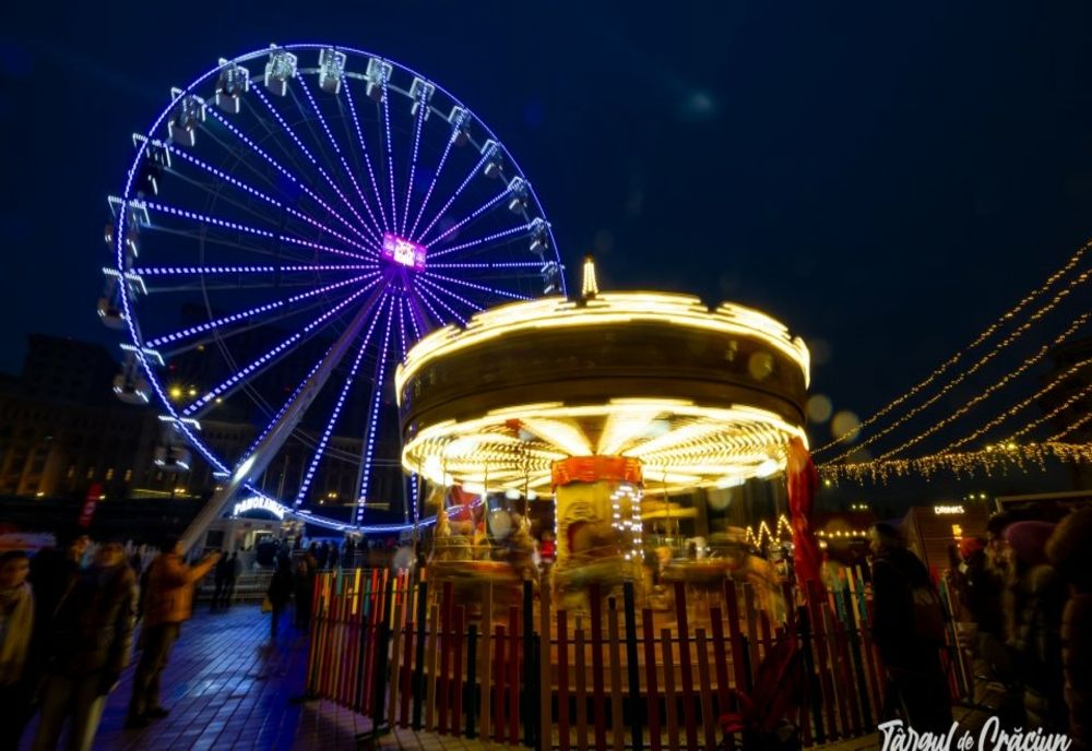 ILUMINATUL DE SĂRBĂTORI VA FI APRINS VINERI, LA DESCHIDEREA TÂRGULUI DE CRĂCIUN DIN PIAȚA CONSTITUȚIEI