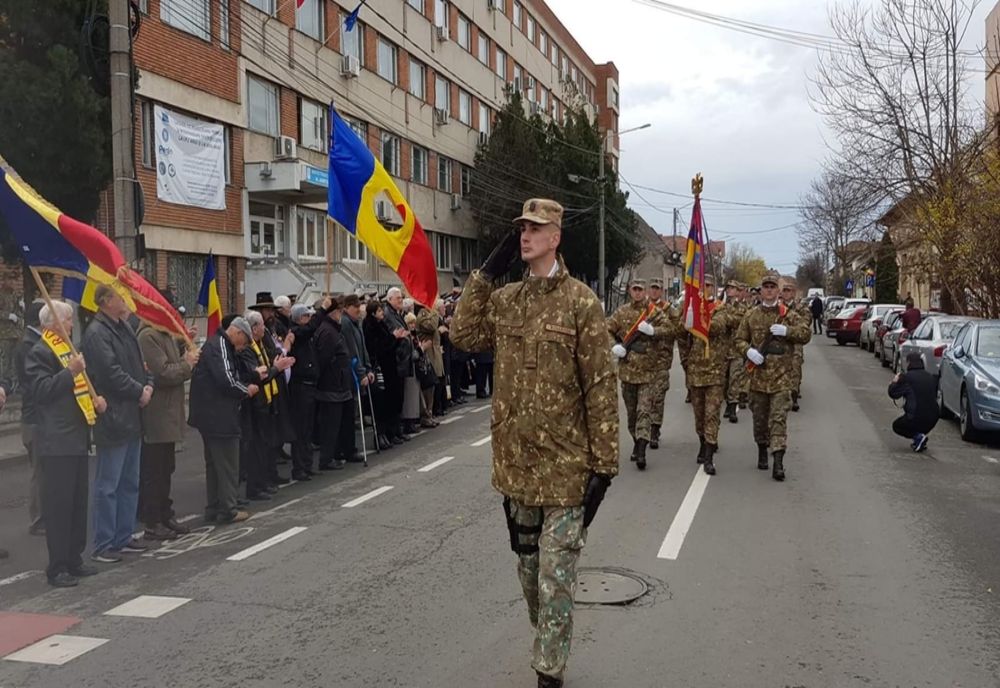 BUCUREȘTI: PREGĂTIRILE PENTRU PARADA DE ZIUA NAŢIONALĂ, ÎN LINIE DREAPTĂ | VIDEO