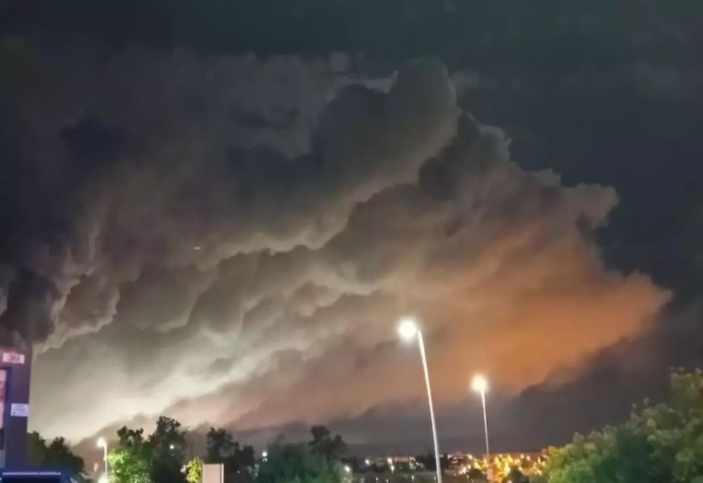 ALERTĂ CHIMICĂ ÎN SPANIA: PESTE 160.000 DE PERSOANE, OBLIGATE SĂ SE IZOLEZE ÎN CASE