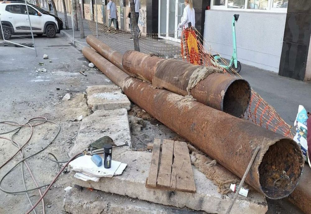 AVARIE MAJORĂ LA TERMOENERGETICA: 400 DE BLOCURI ȘI SPITALUL FUNDENI, FĂRĂ APĂ CALDĂ PÂNĂ SÂMBĂTĂ