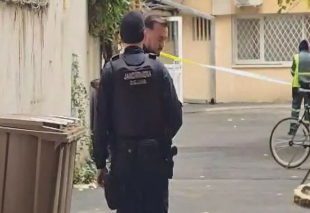 Moarte în condiții suspecte, în Capitală: o pensionară de 70 de ani a căzut de la etaj. Poliția anchetează cazul