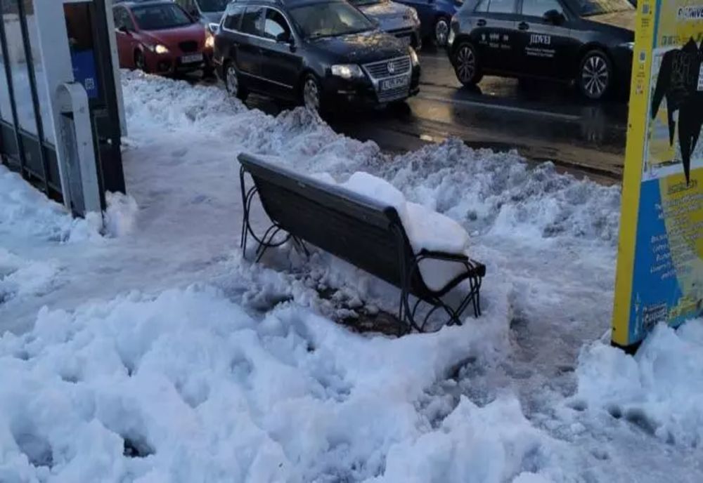 În loc să vină cu soluții, Primăria Generală s-a apucat să dea amenzi primăriilor de sector pentru modul în care au gestionat deszăpezirea