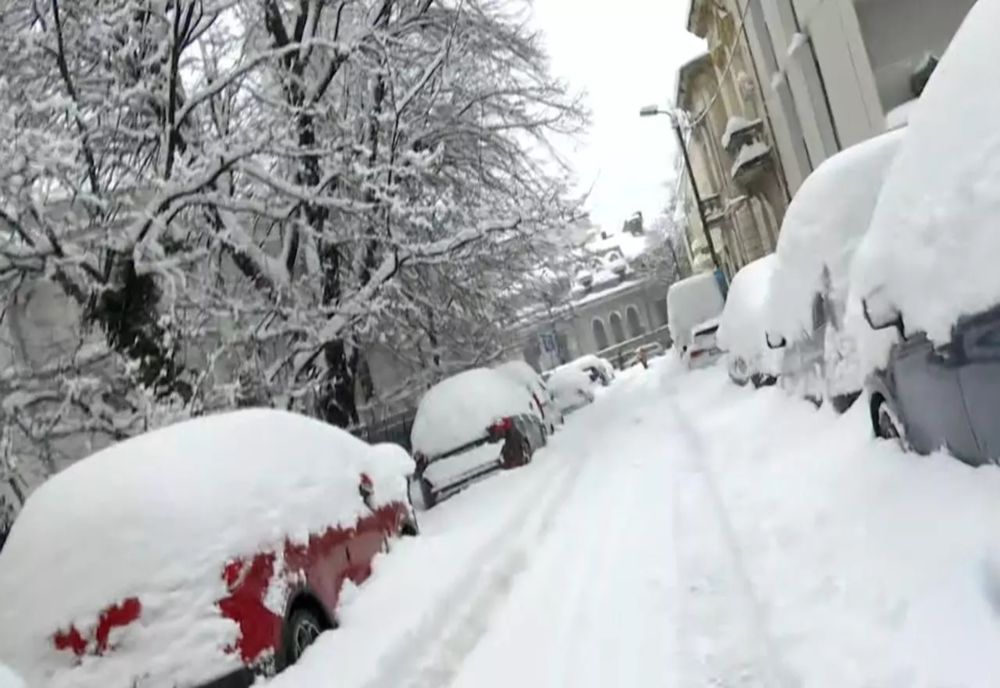 Zona de nord a Capitalei, complet BLOCATĂ după ninsorile abundente din ultimele ore