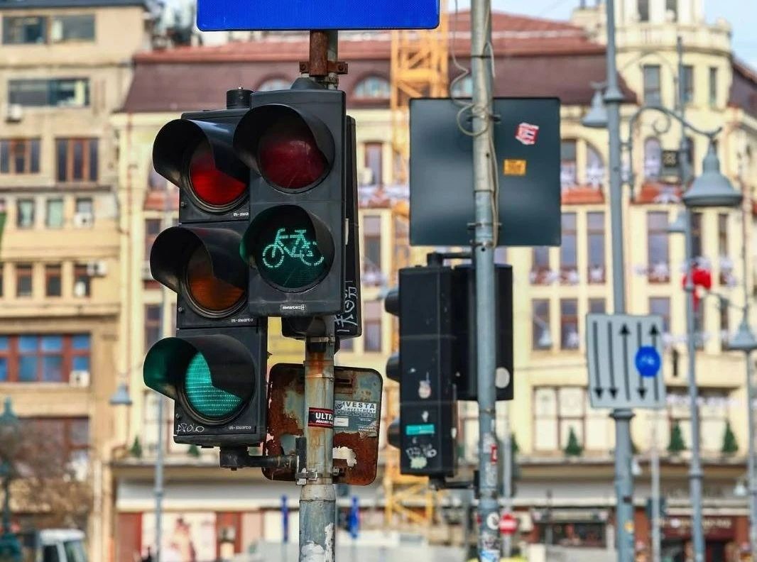 Semafoarele din București se dotează cu inteligență artificială