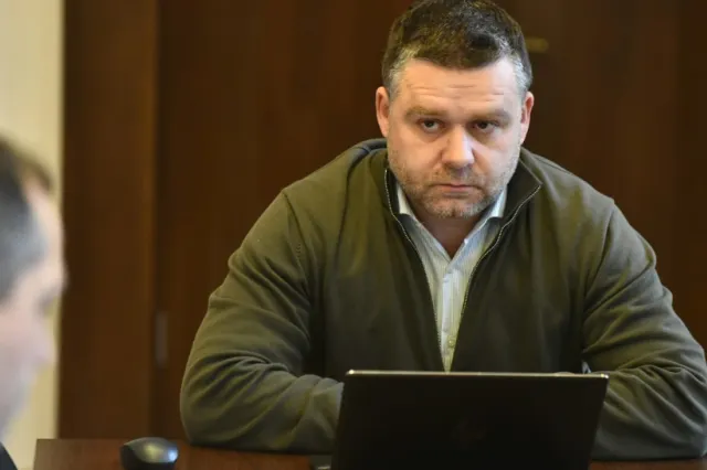 Ciucu pleacă în concediu în timp ce Bucureștiul e sub ape. I-a fost ridicată interdicția de a părăsi țara