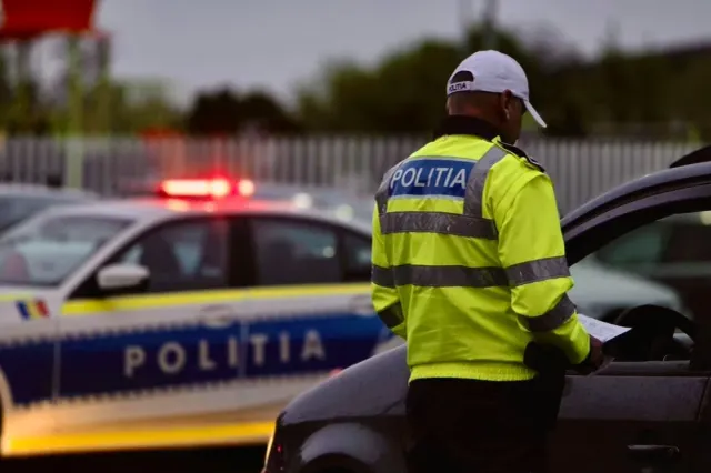 Și-a refuzat vecinul, iar acesta a început să o urmărească. Femeie de 67 de ani, hărțuită luni de zile în Dolj