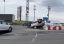Accident spectaculos pe DN1, în Prahova: o mașină s-a răsturnat în sensul giratoriu - FOTO
