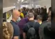 Aglomerație de nedescris la intrarea în țară, pe Aeroportul Otopeni