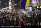 Protest pașnic, pentru prima oară în ultimele zile.  350 de persoane în Piața Victoriei, fără mască, fără să respecte nicio regulă