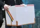 MEMBRII UNEI COMISII DE VOTARE CU URNA MOBILĂ DIN DOLJ AU ÎNMÂNAT CÂTE DOUĂ BULETINE DE VOT DE ACELAȘI FEL CĂTRE 10 PERSOANE